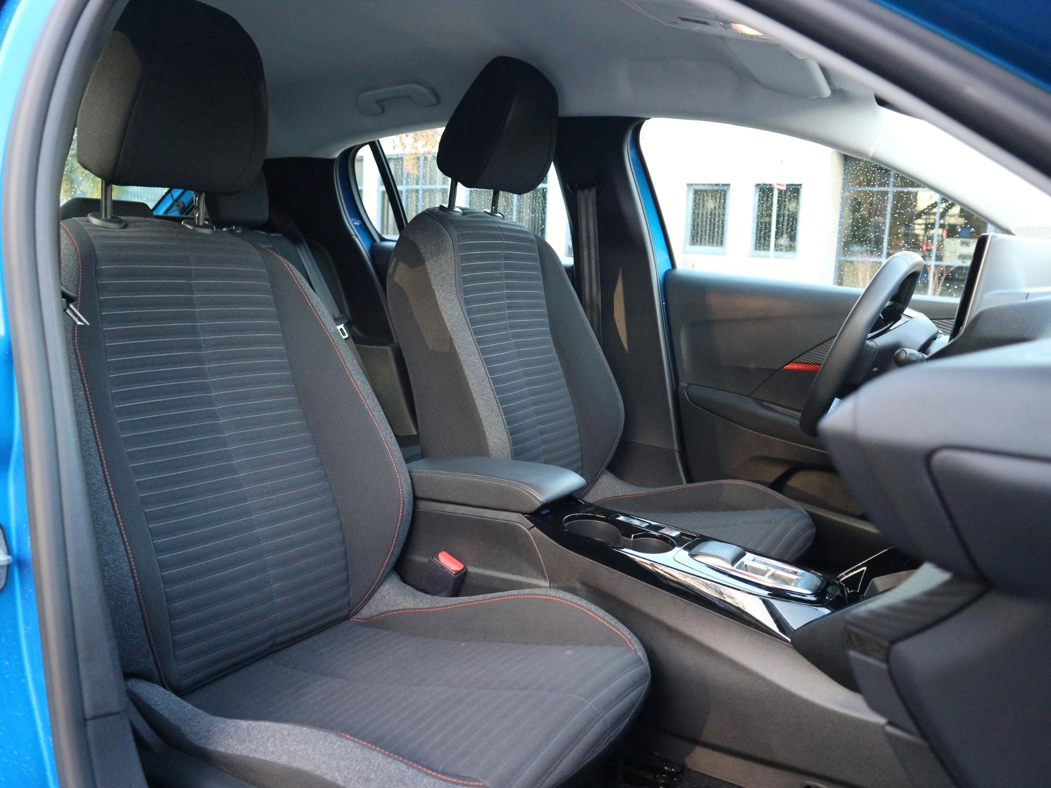 Hoofdafbeelding Peugeot e-208