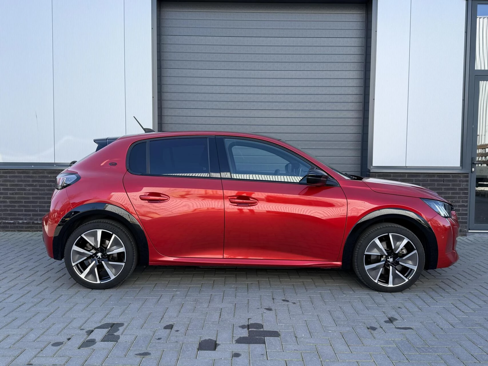 Hoofdafbeelding Peugeot e-208