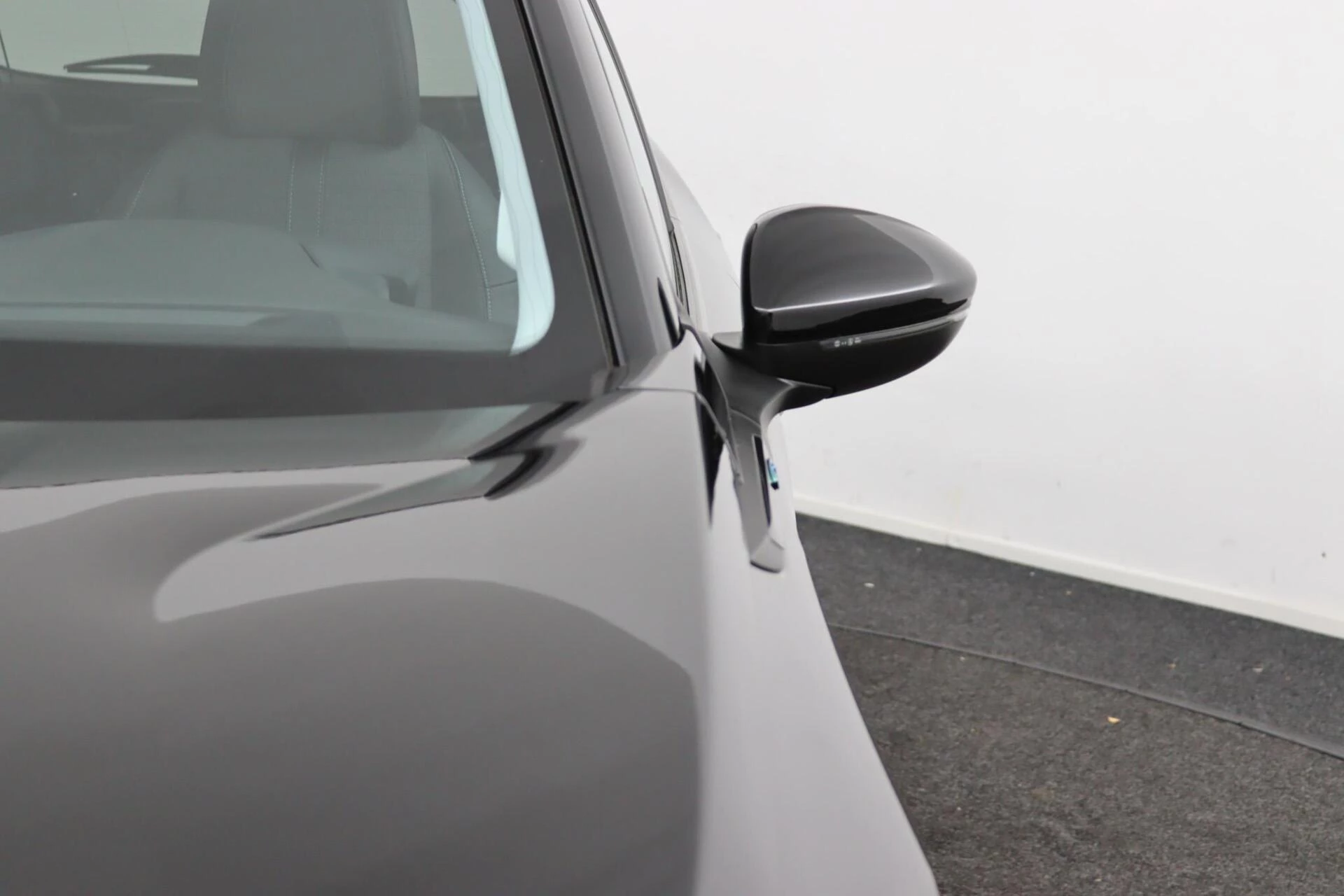 Hoofdafbeelding Peugeot e-2008