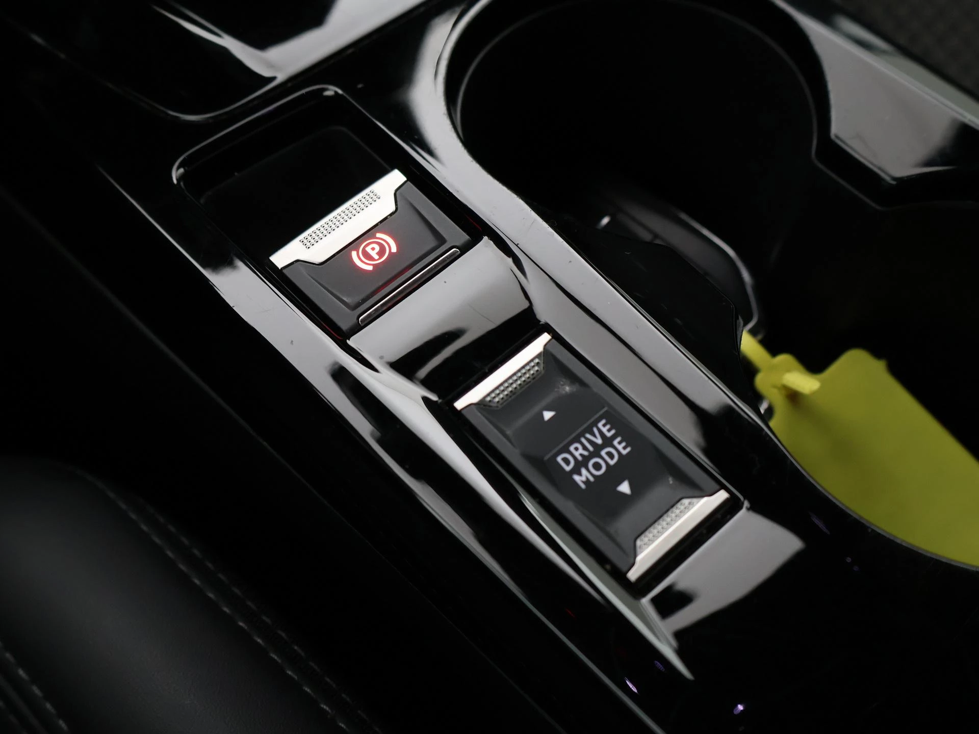 Hoofdafbeelding Peugeot e-2008