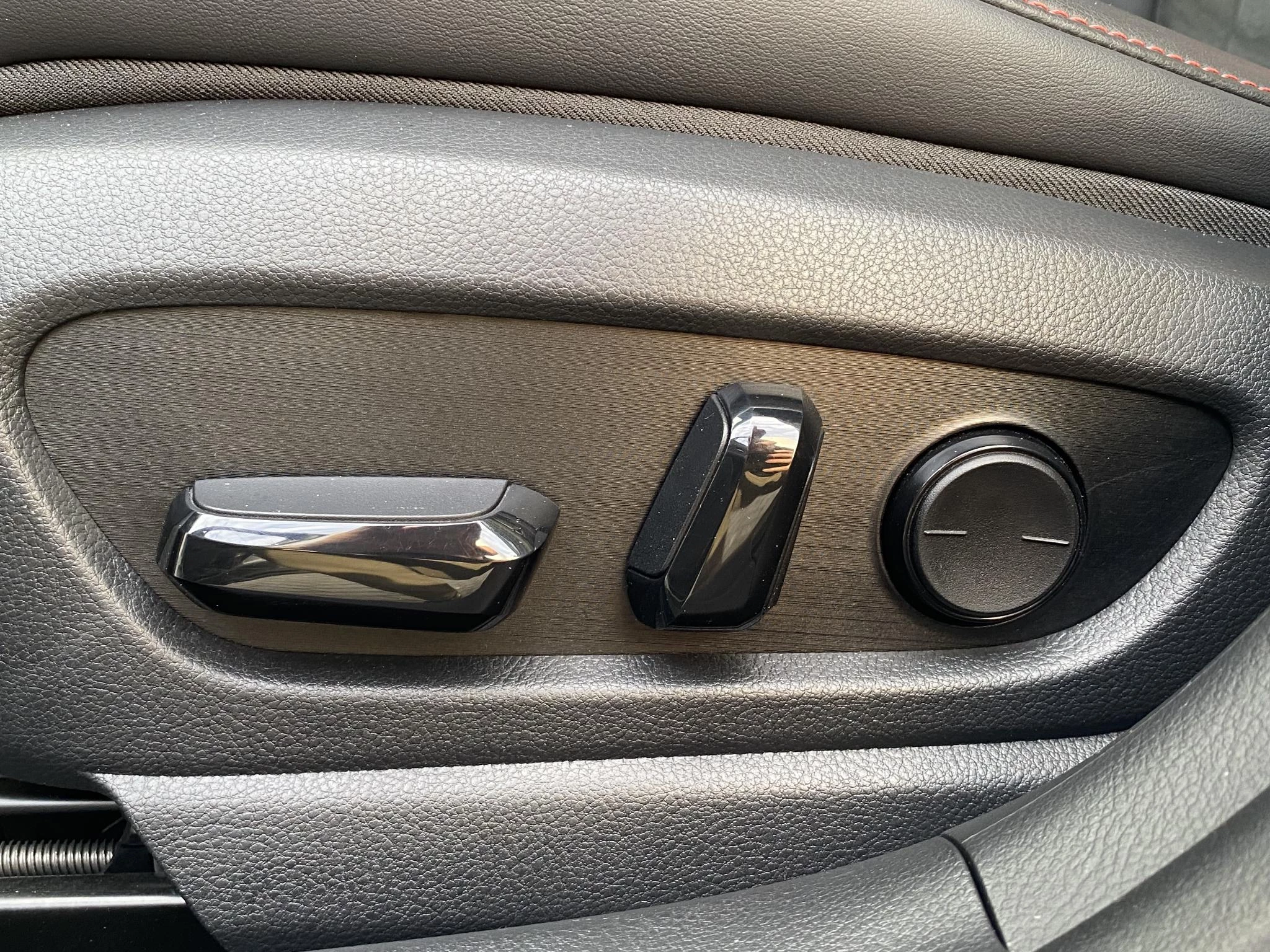 Hoofdafbeelding Lexus UX