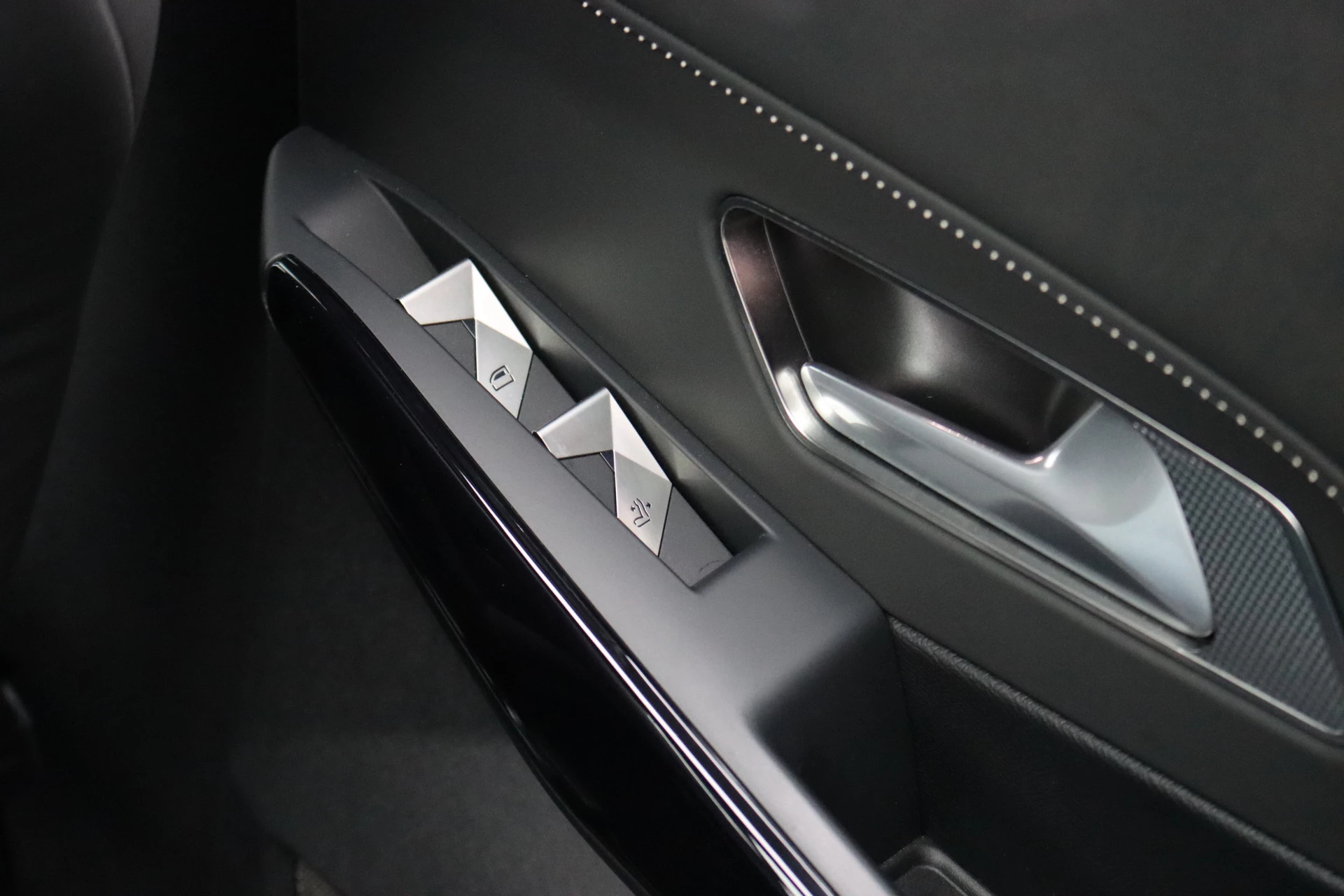 Hoofdafbeelding DS DS 7