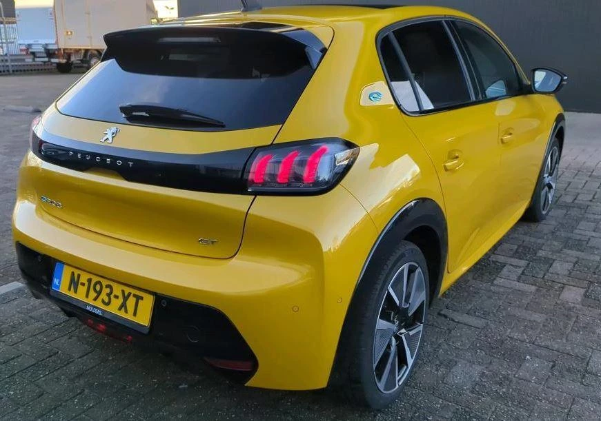 Hoofdafbeelding Peugeot e-208