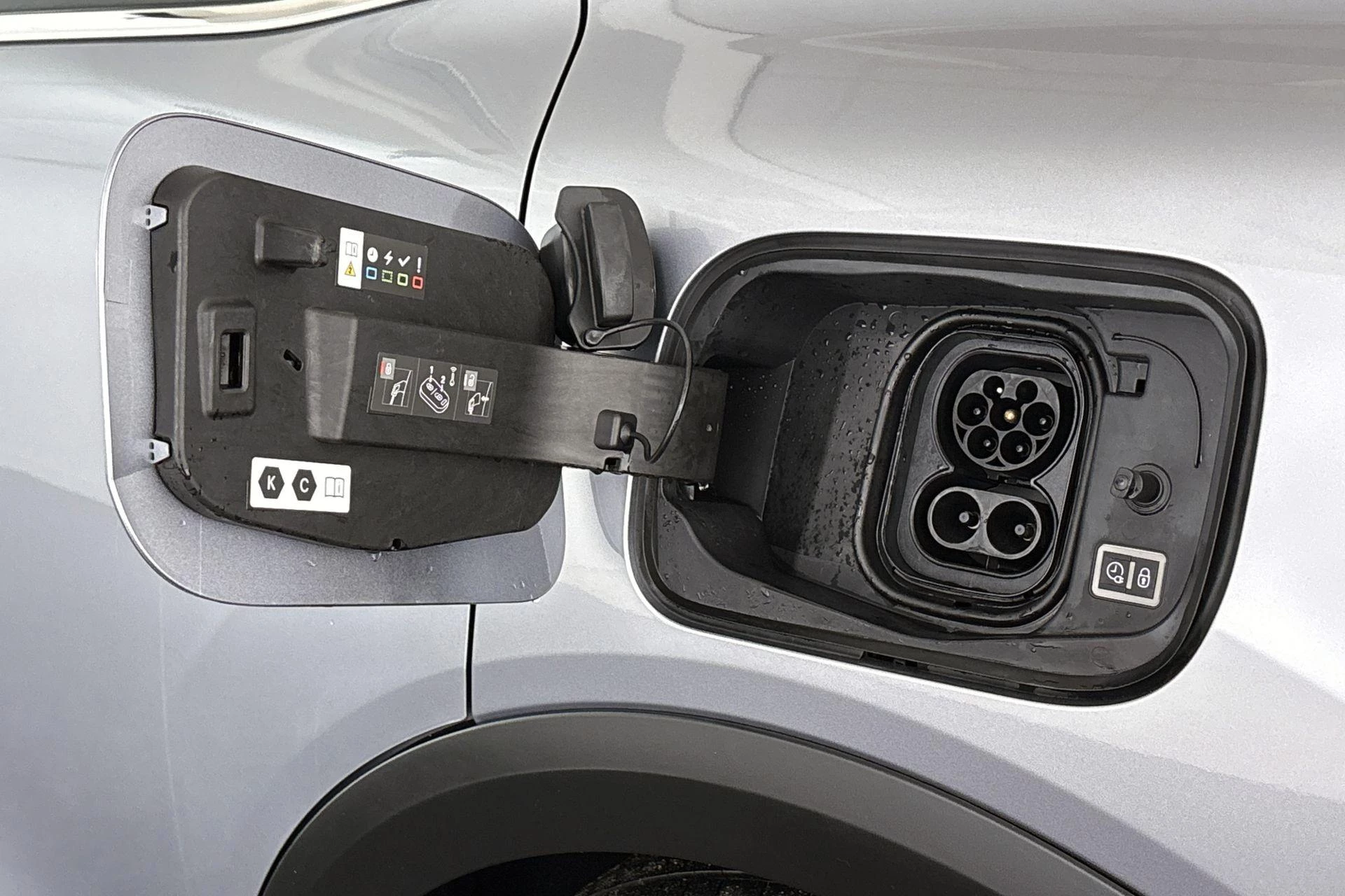 Hoofdafbeelding Citroën ë-C4 X