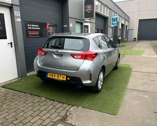 Hoofdafbeelding Toyota Auris Toyota Auris 1.6 Aspiration Grijs 2013 Clima Cruise Camera