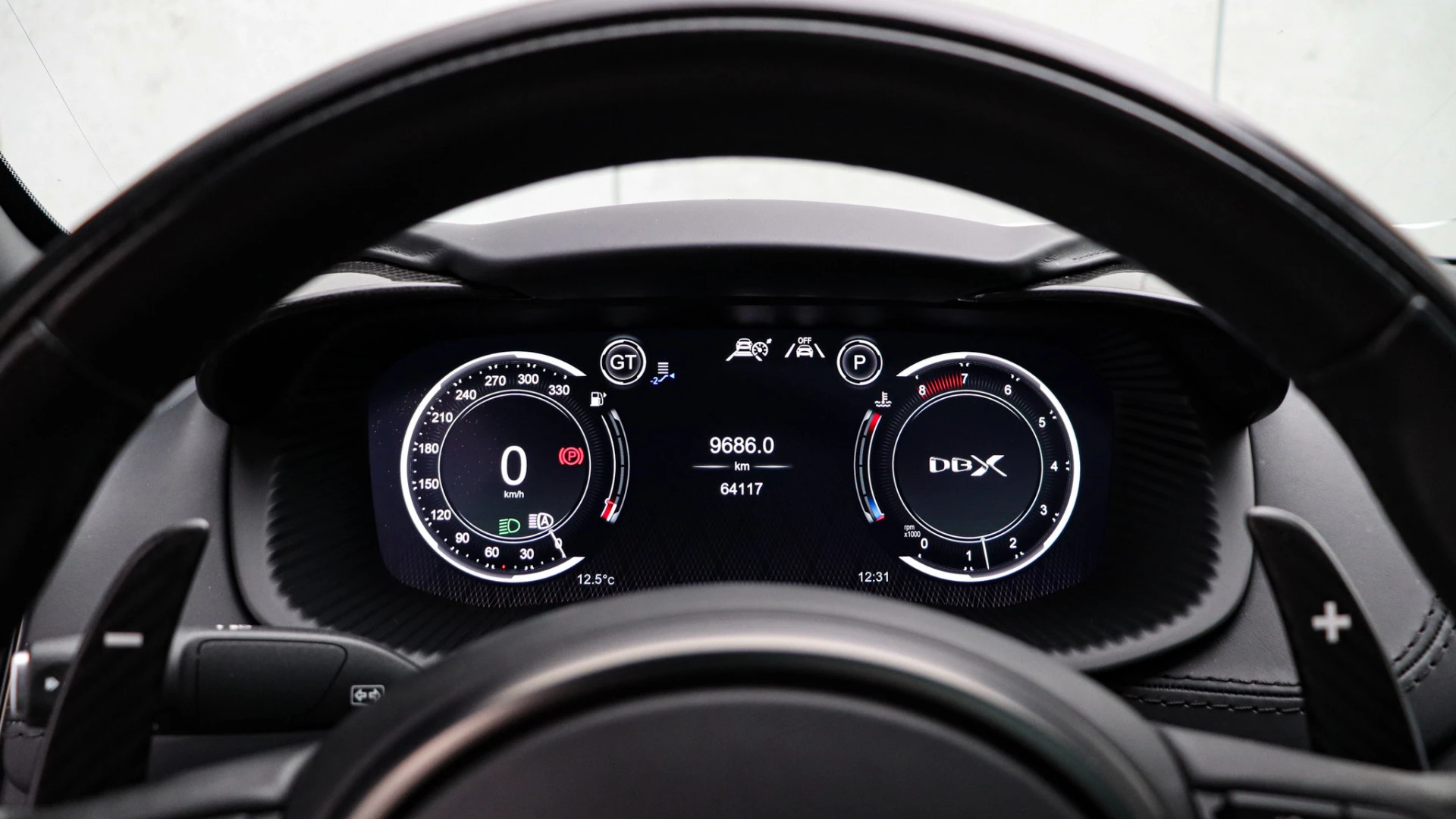 Hoofdafbeelding Aston Martin DBX