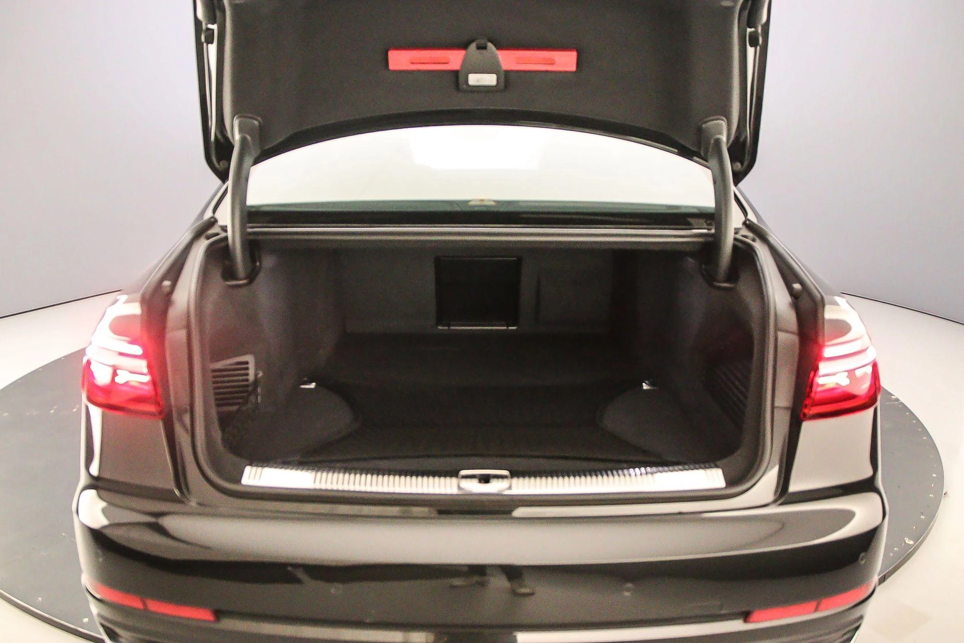 Hoofdafbeelding Audi A8