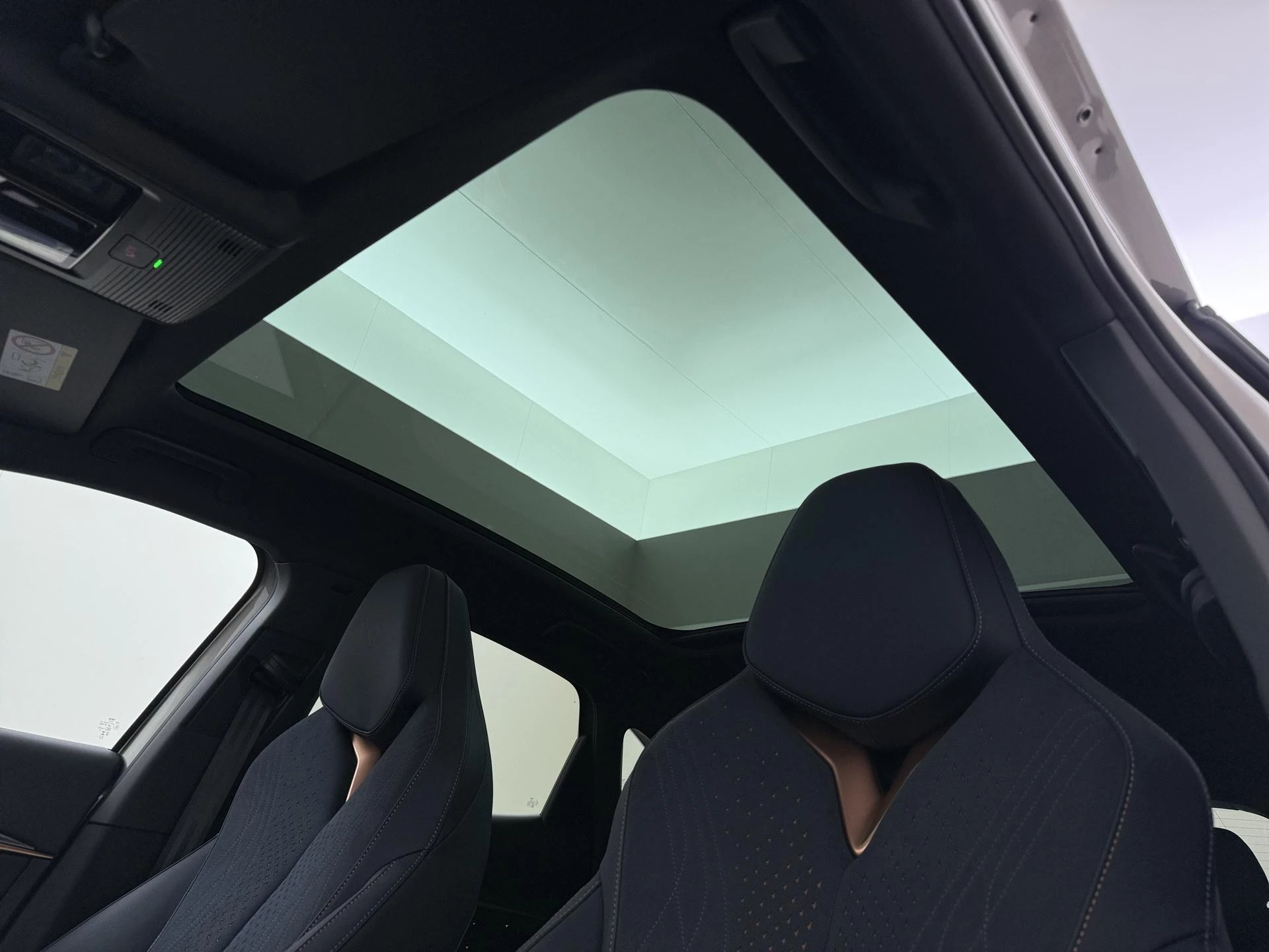 Hoofdafbeelding CUPRA Tavascan