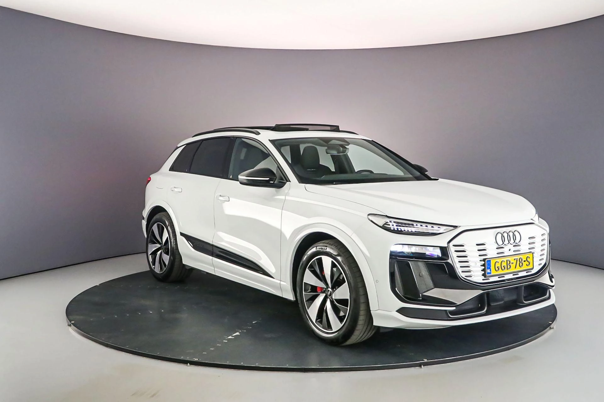 Hoofdafbeelding Audi Q6 e-tron