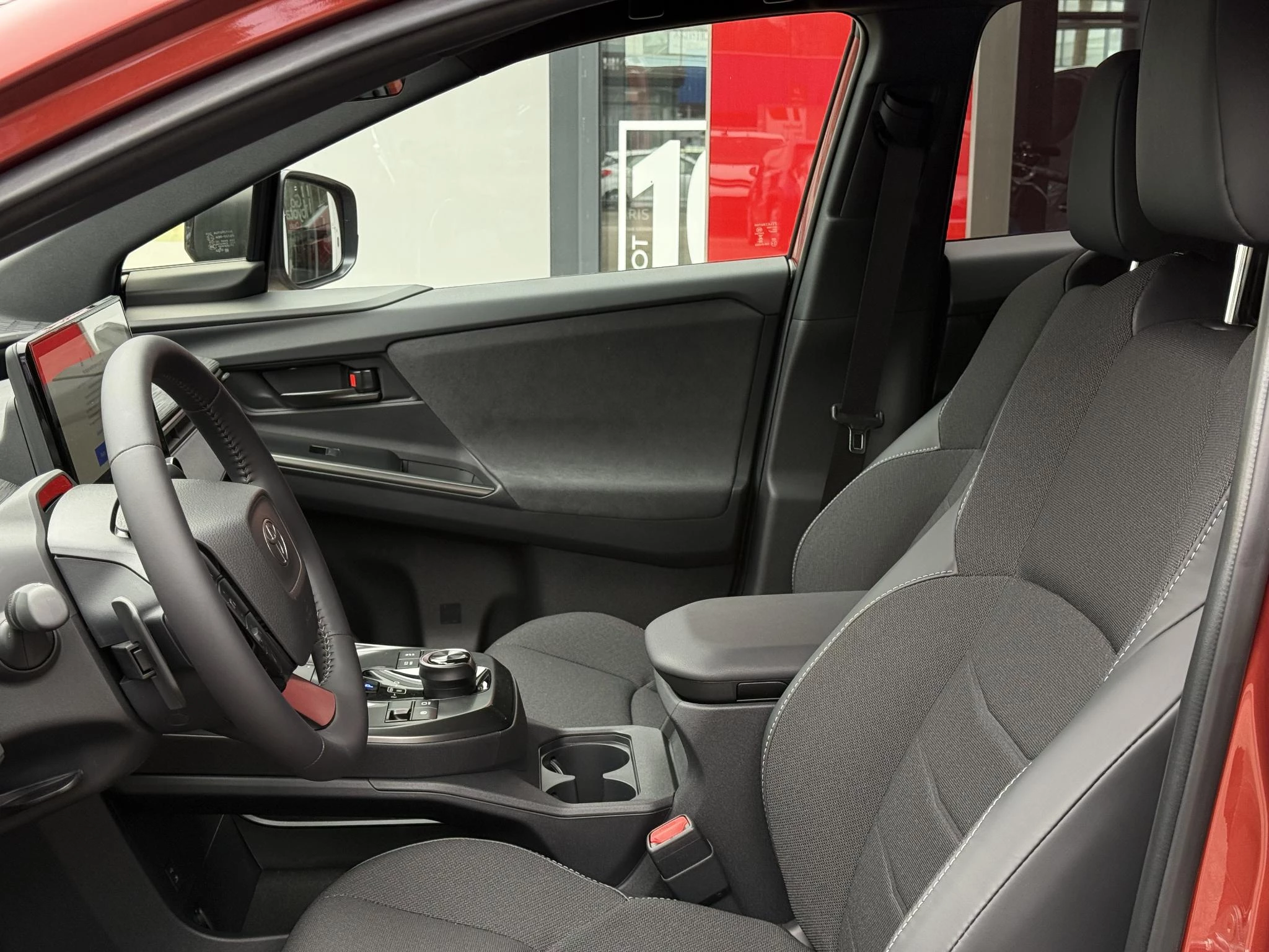 Hoofdafbeelding Toyota C-HR+