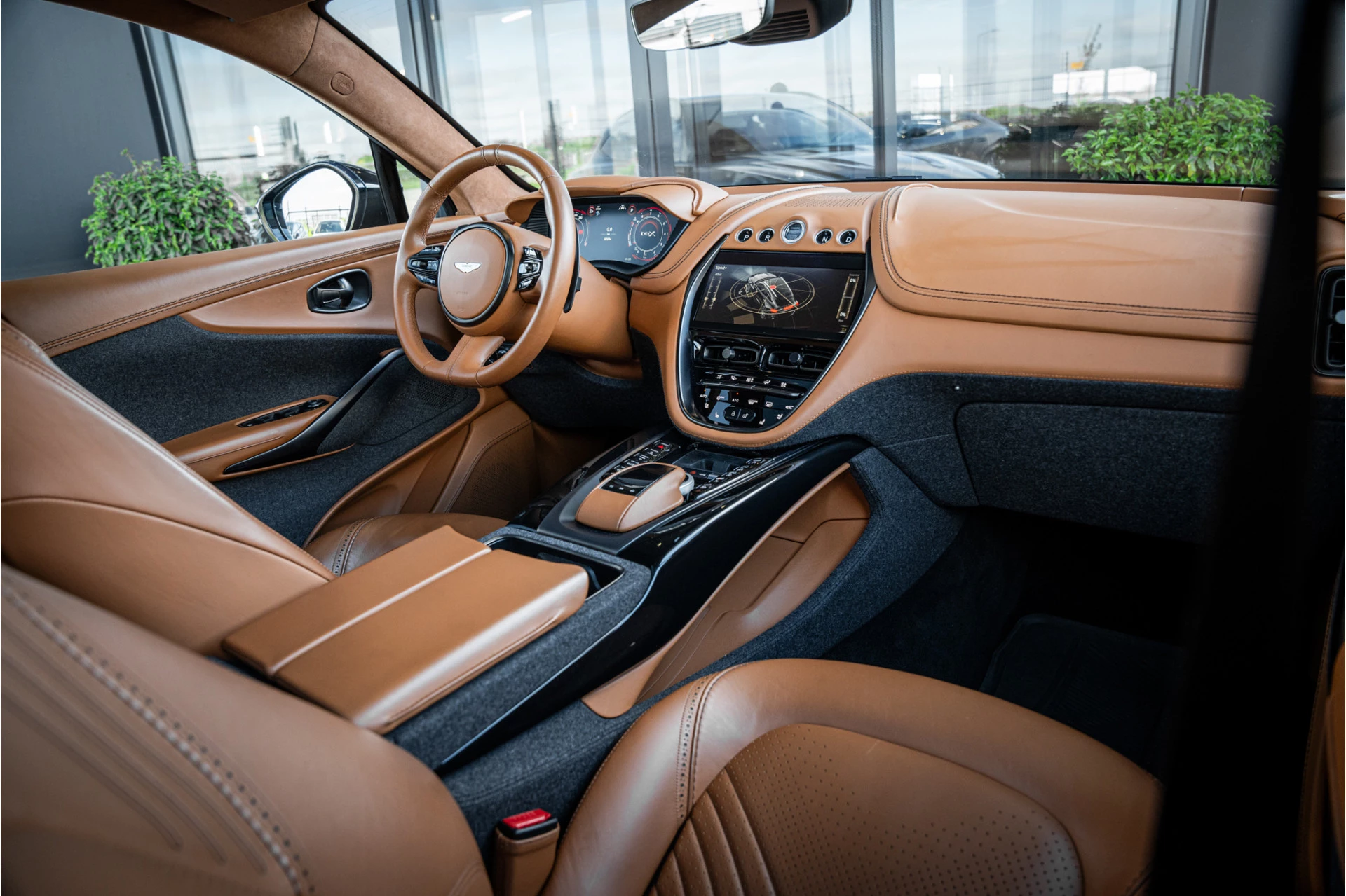Hoofdafbeelding Aston Martin DBX