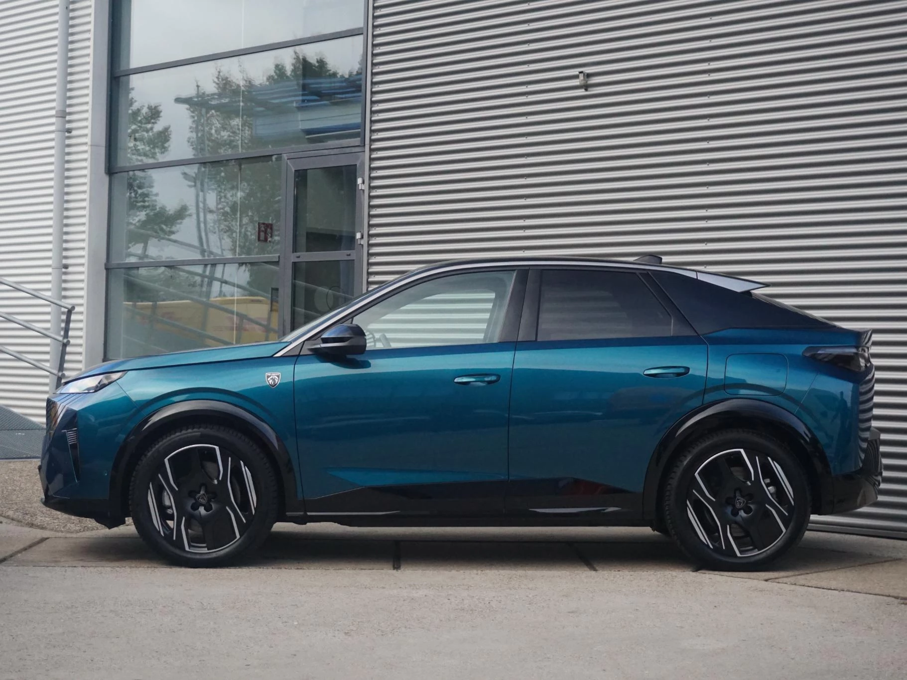 Hoofdafbeelding Peugeot e-3008