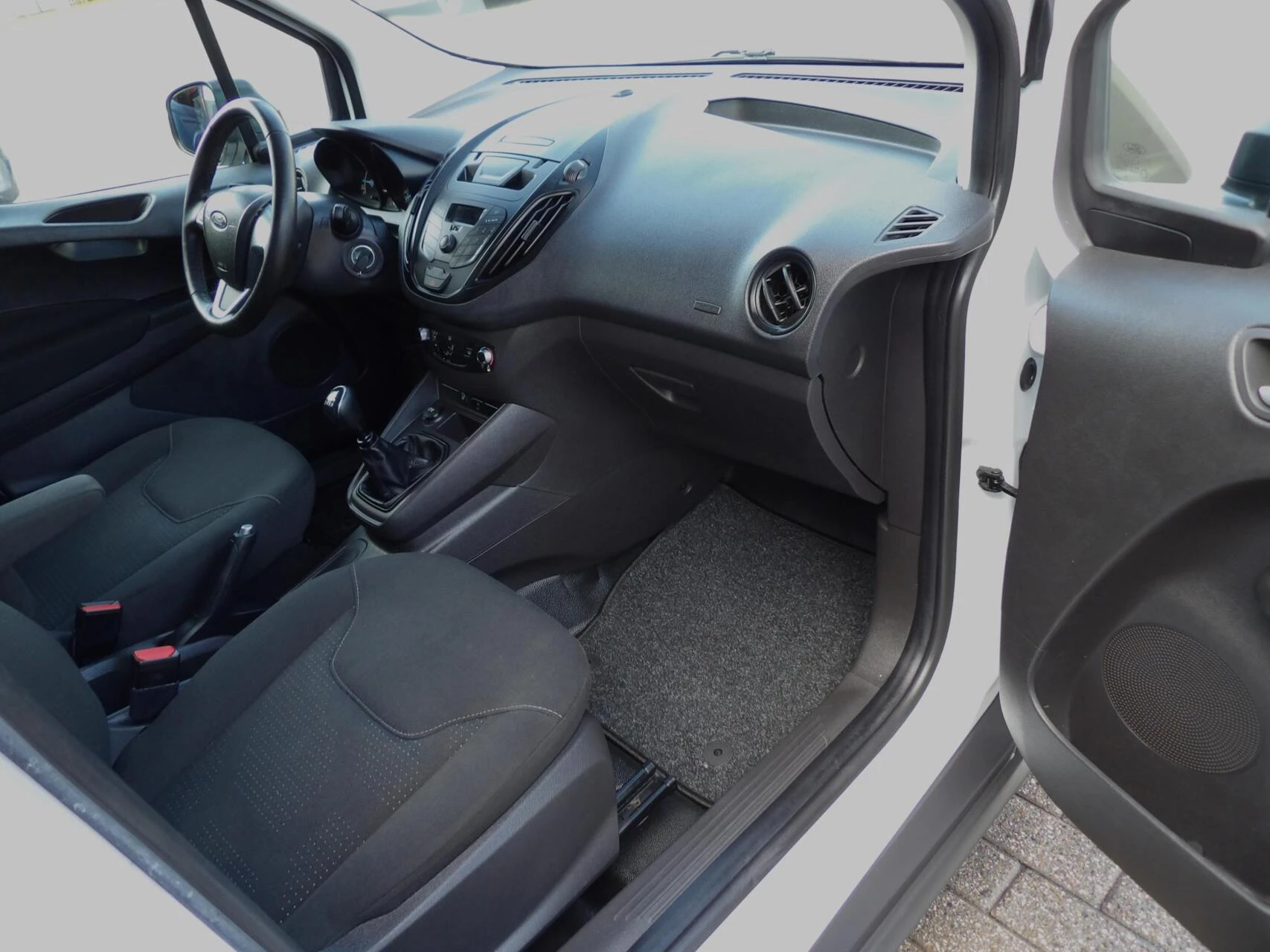 Hoofdafbeelding Ford Transit Courier