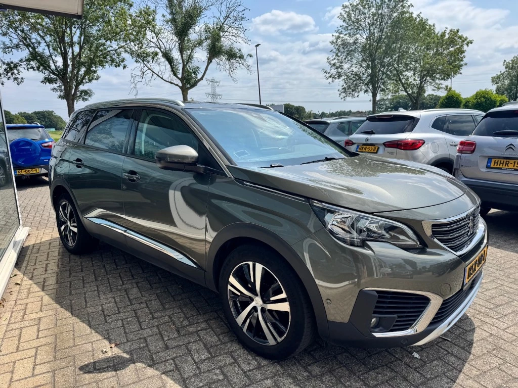 Hoofdafbeelding Peugeot 5008