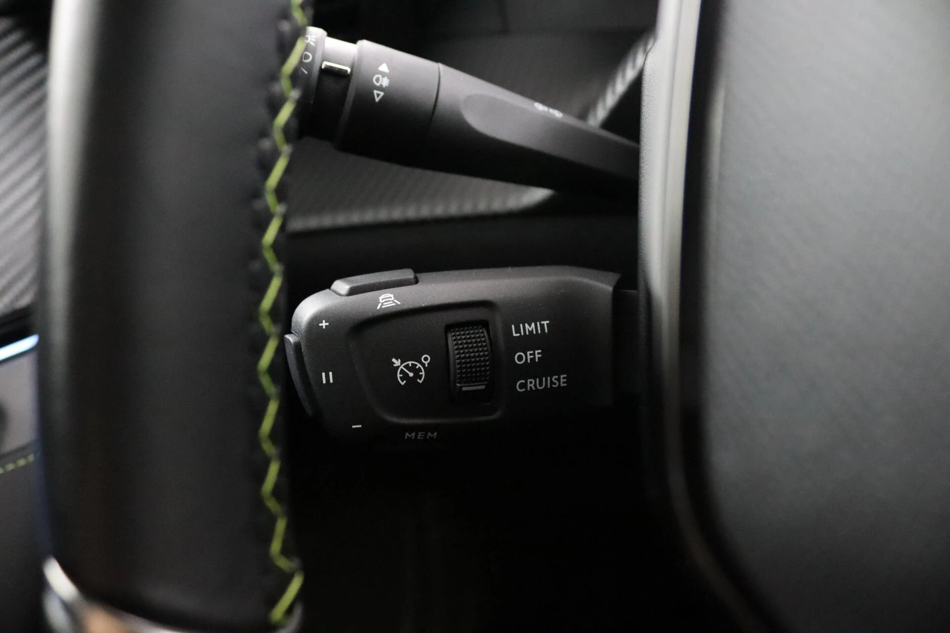 Hoofdafbeelding Peugeot e-2008