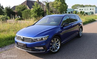 Hoofdafbeelding Volkswagen Passat Volkswagen Passat Variant 2.0 TSI 4Motion  / R-Line / Pano