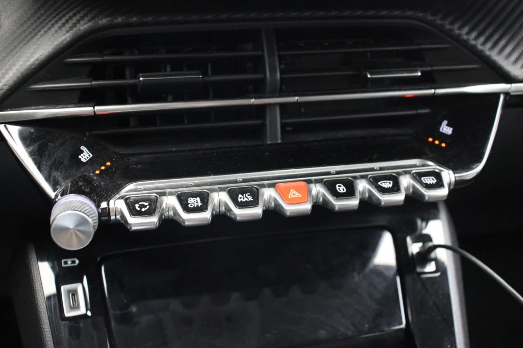 Hoofdafbeelding Peugeot e-208