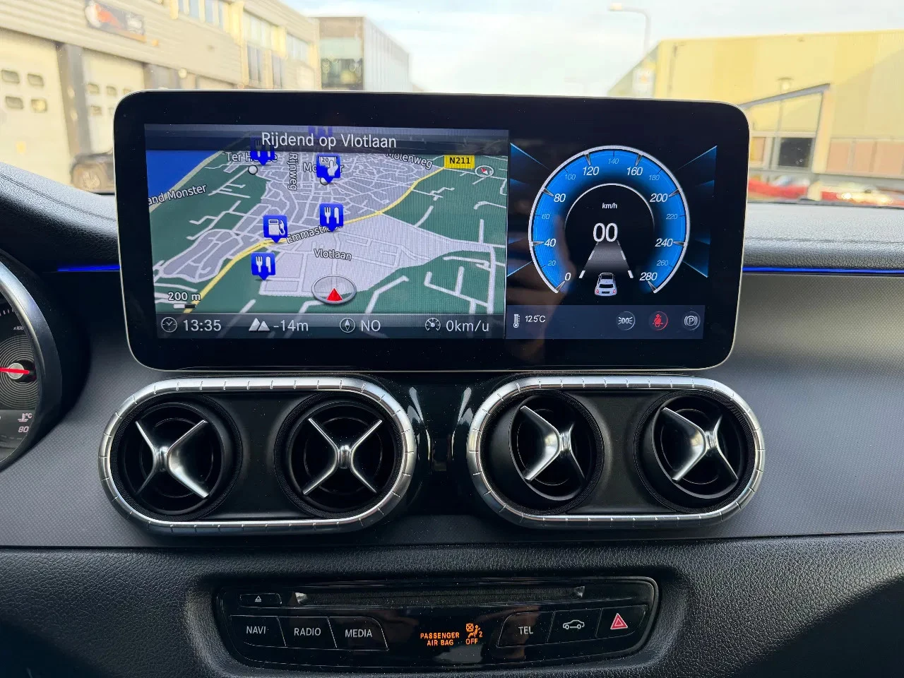 Hoofdafbeelding Mercedes-Benz X-Klasse