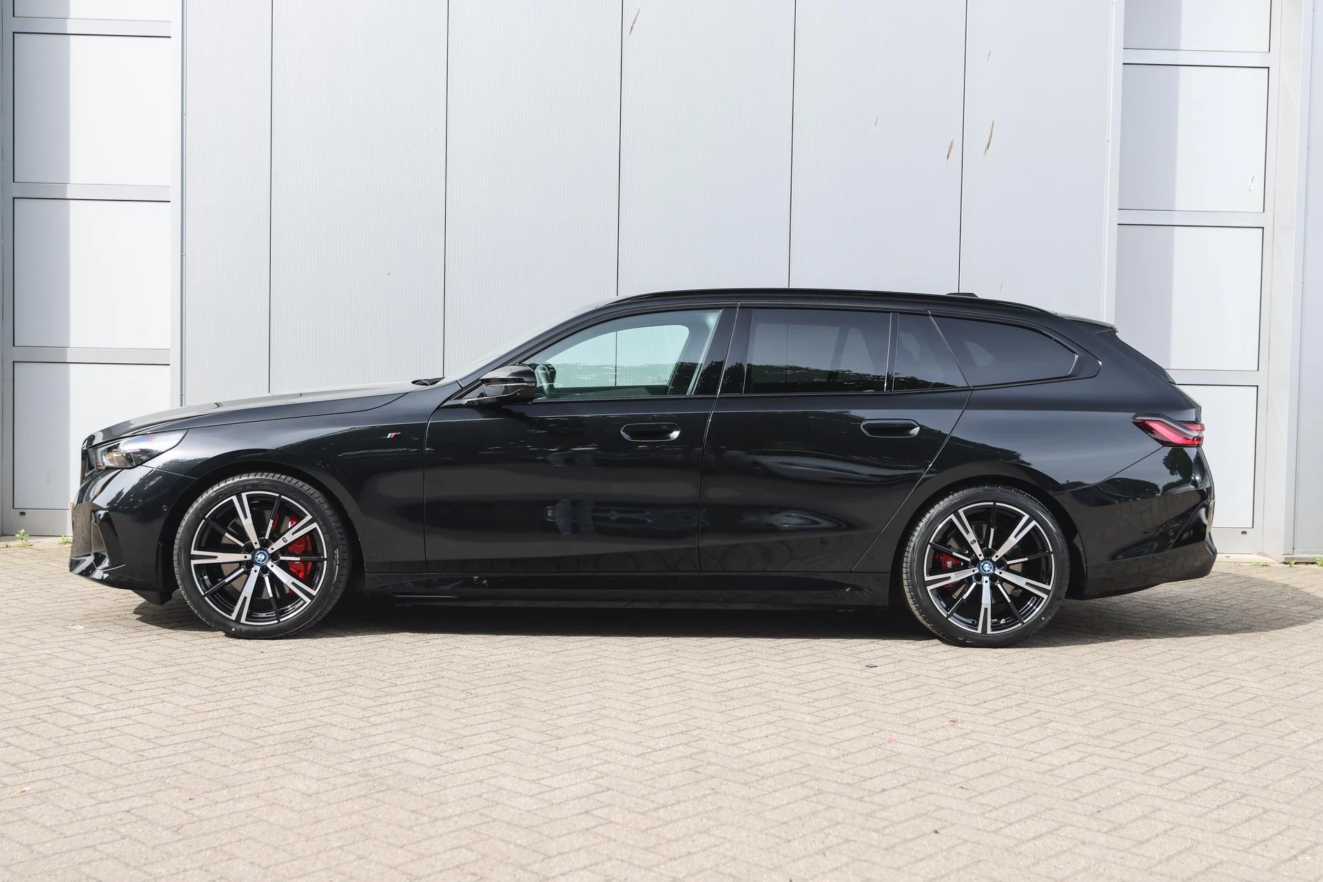 Hoofdafbeelding BMW i5