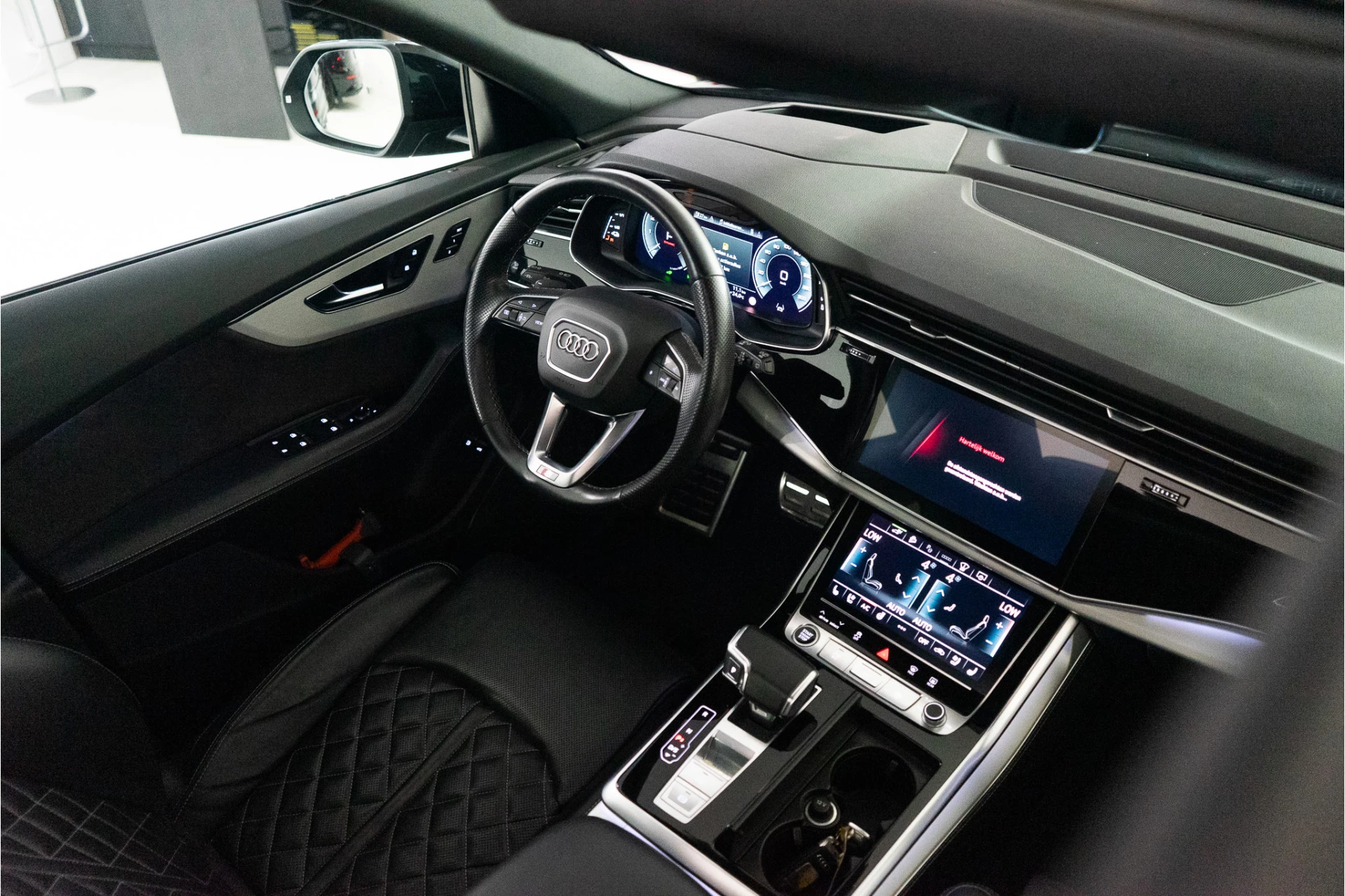 Hoofdafbeelding Audi Q8
