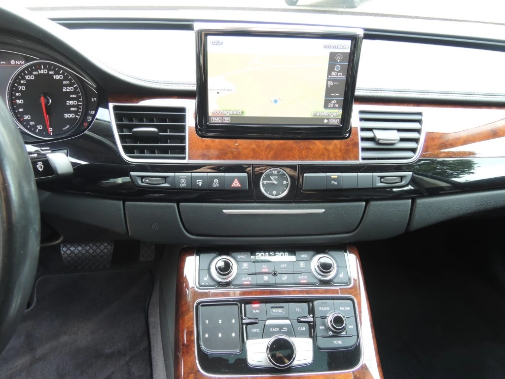 Hoofdafbeelding Audi A8