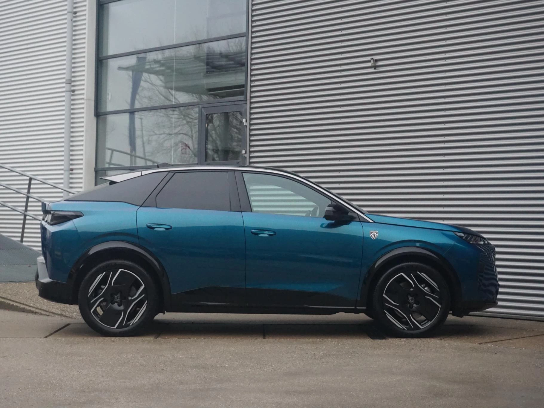 Hoofdafbeelding Peugeot e-3008