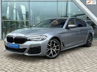 BMW 5-serie 520i Business Edition Plus M Sport Trekhaak / Schuifdak / Stuurverwarming