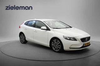 Volvo V40 2.0 D2 Momentum Business - Navi, Camera, Cruise
