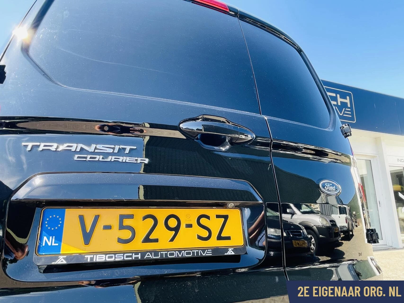 Hoofdafbeelding Ford Transit Courier