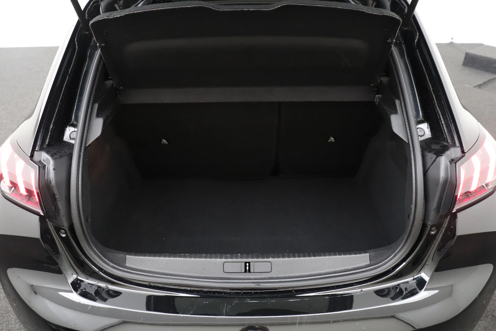 Hoofdafbeelding Peugeot e-208