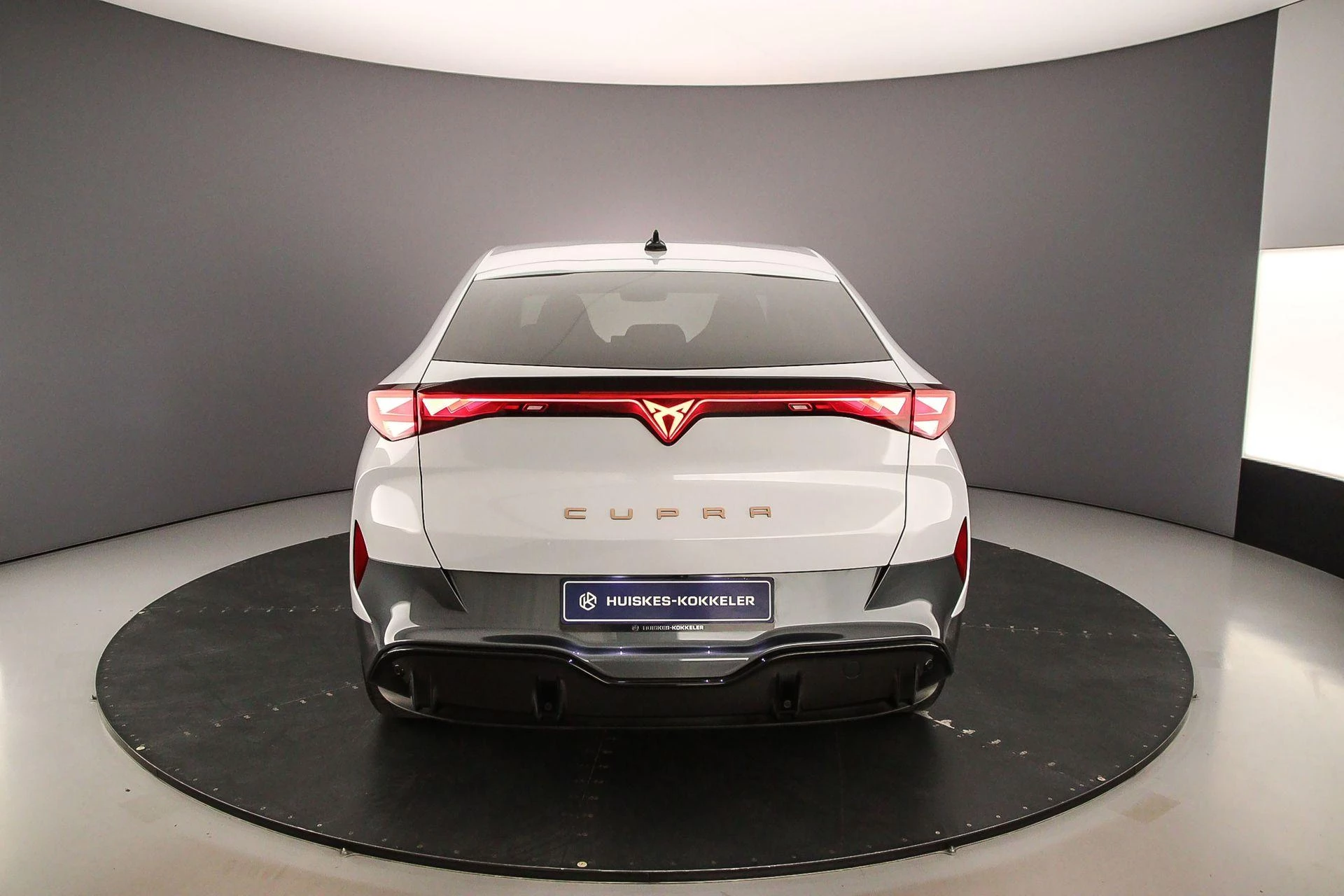 Hoofdafbeelding CUPRA Tavascan