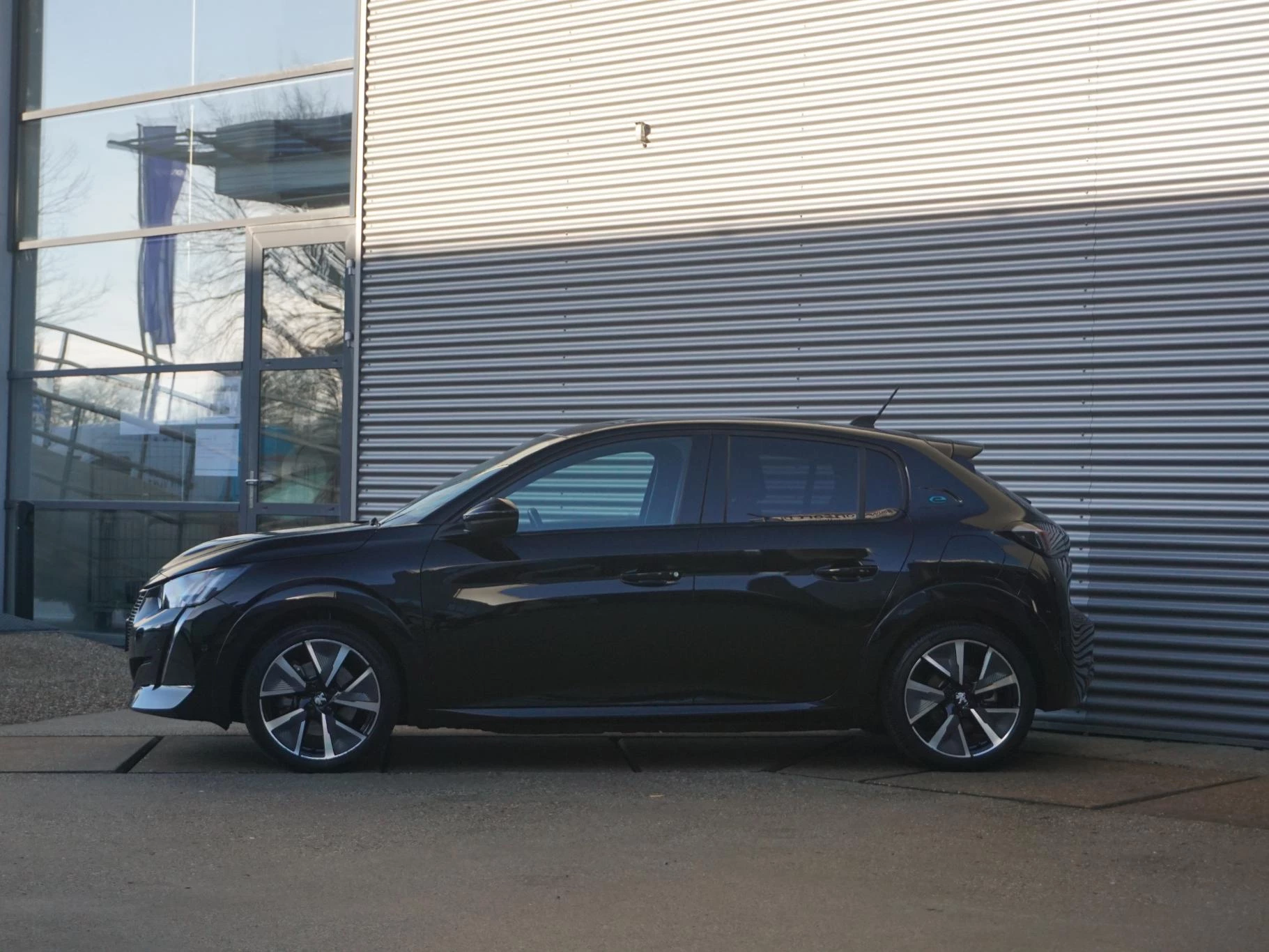 Hoofdafbeelding Peugeot e-208