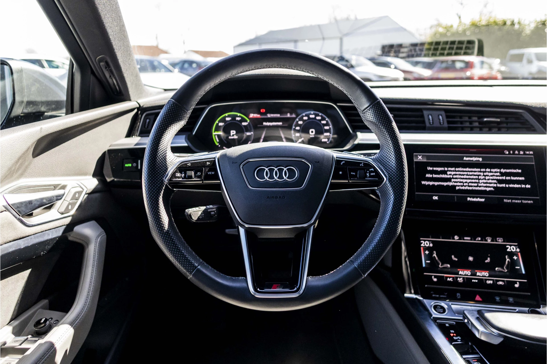 Hoofdafbeelding Audi e-tron