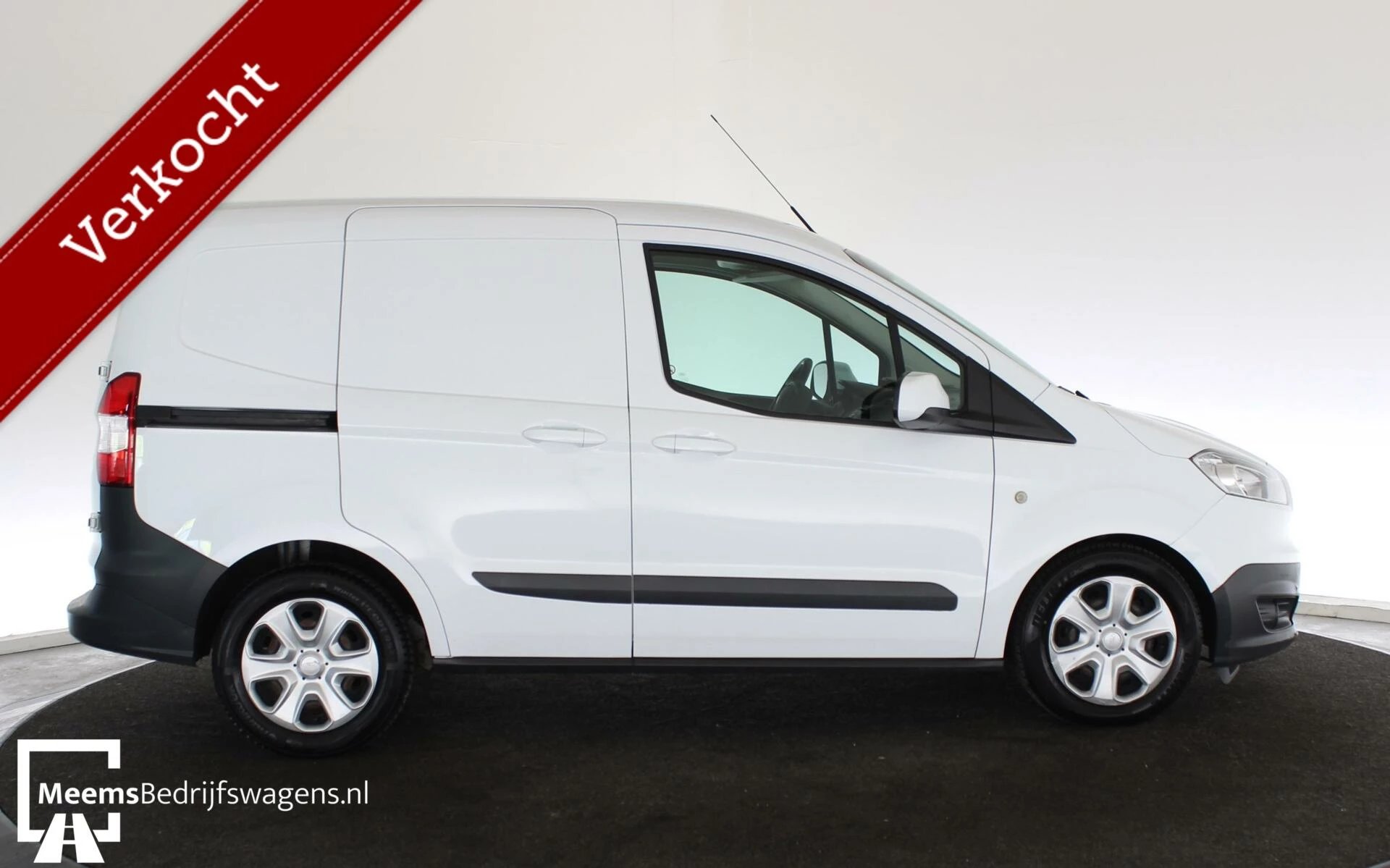 Hoofdafbeelding Ford Transit Courier