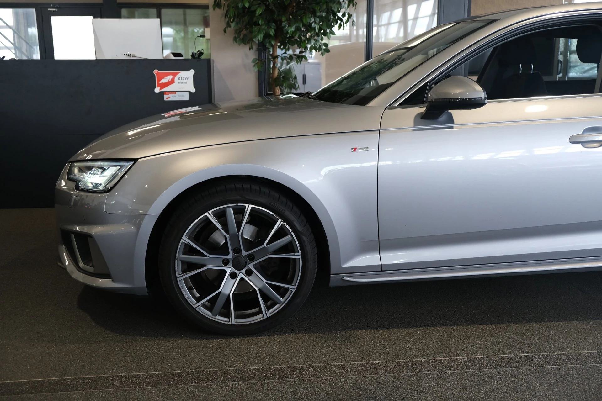 Hoofdafbeelding Audi A4