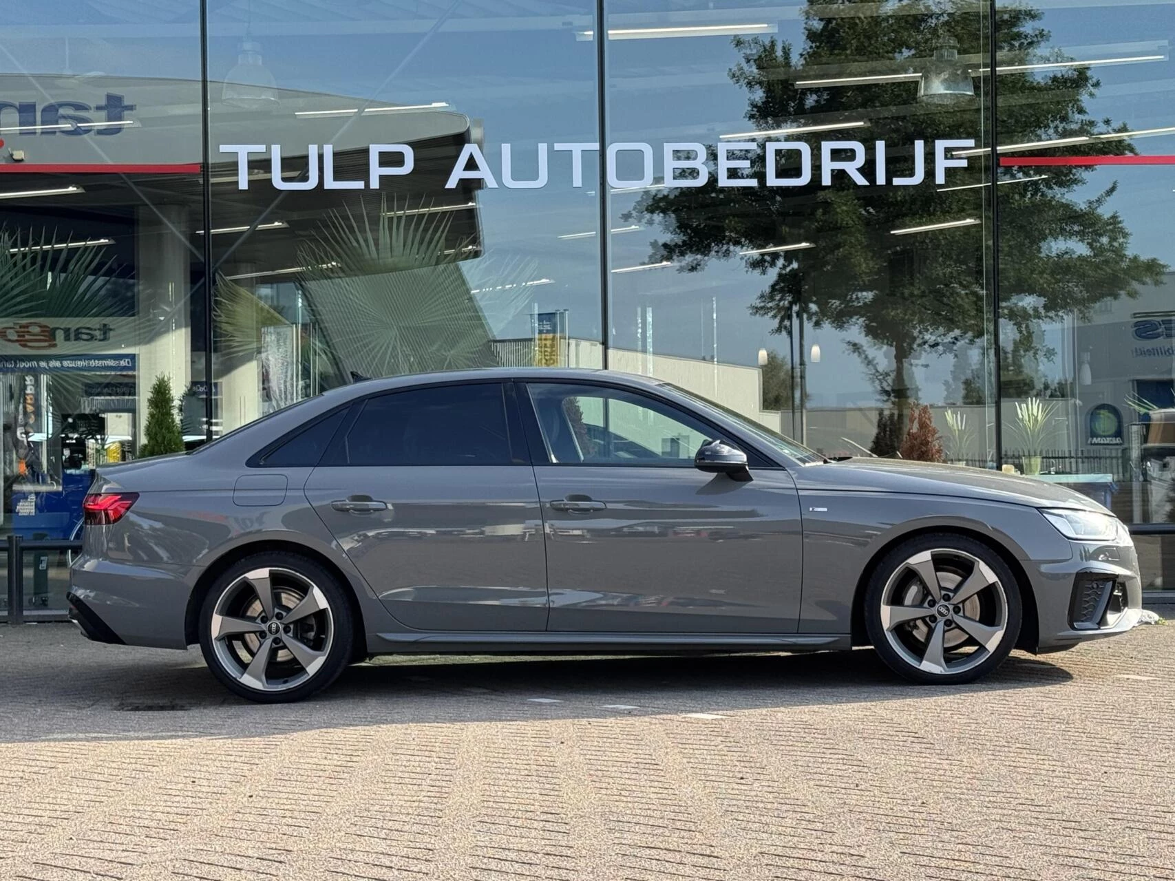 Hoofdafbeelding Audi A4