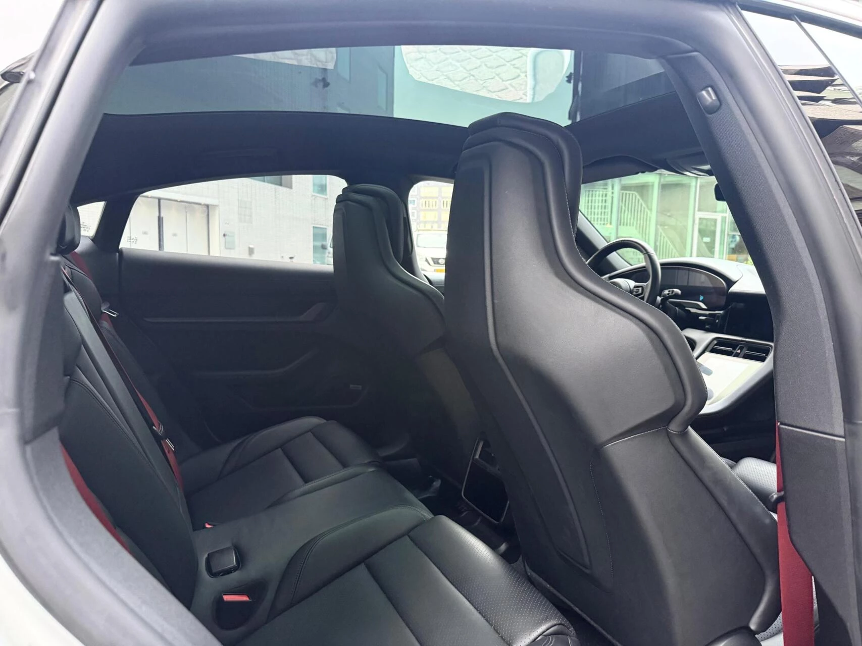 Hoofdafbeelding Porsche Taycan