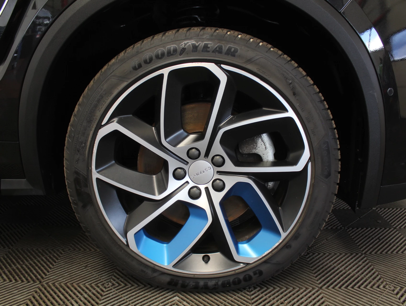 Hoofdafbeelding Lynk & Co 01