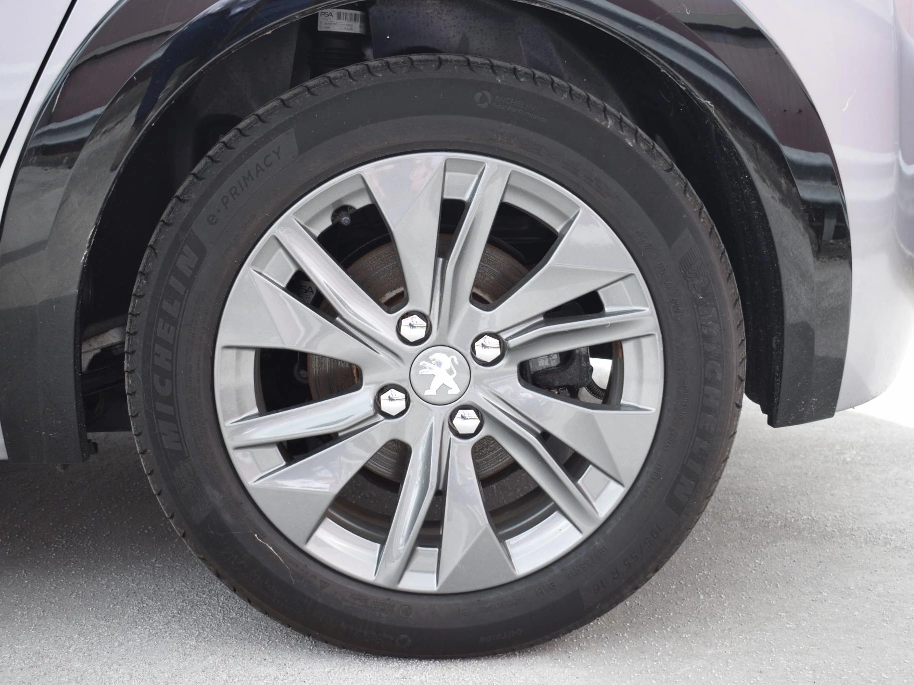 Hoofdafbeelding Peugeot e-208