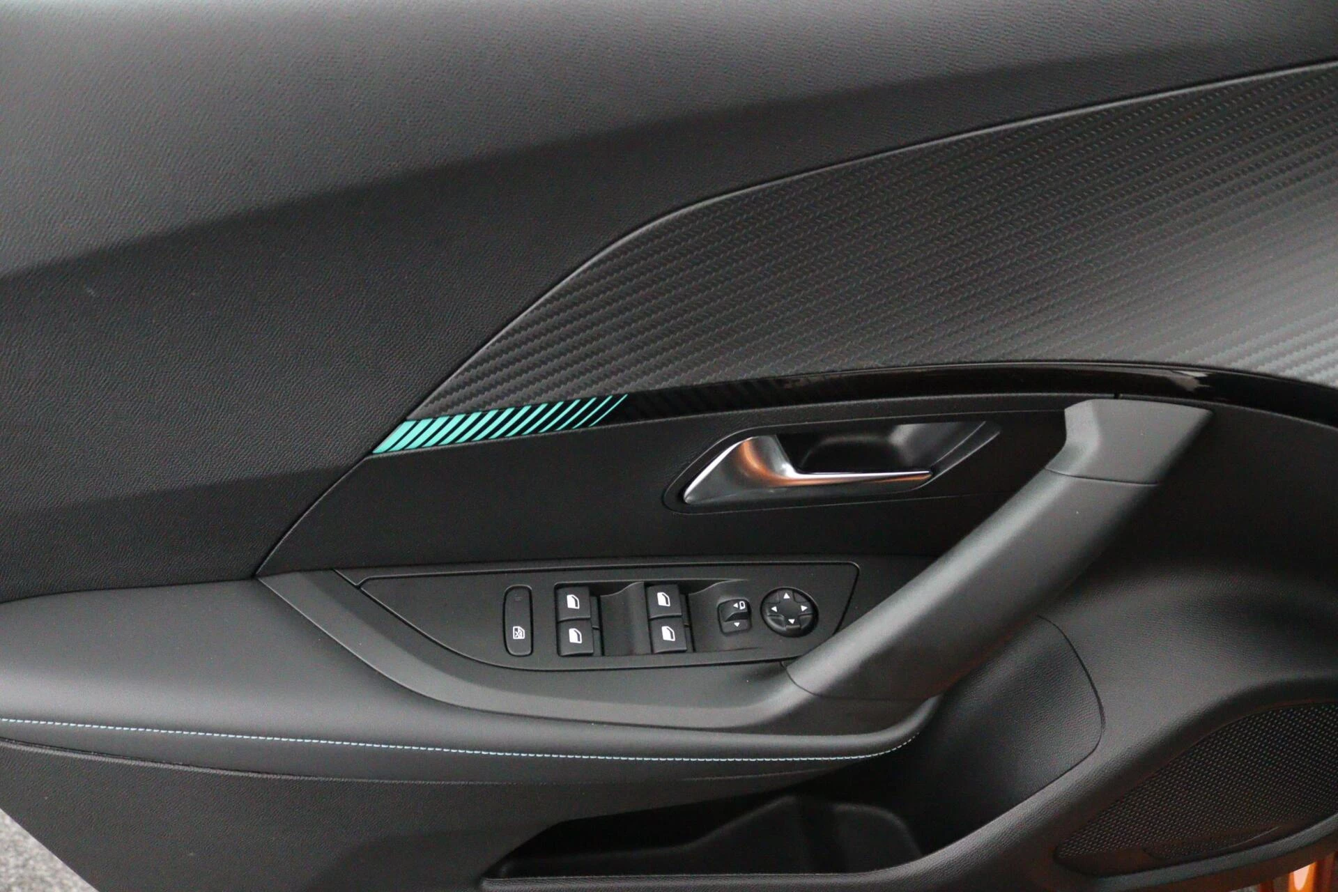 Hoofdafbeelding Peugeot e-2008