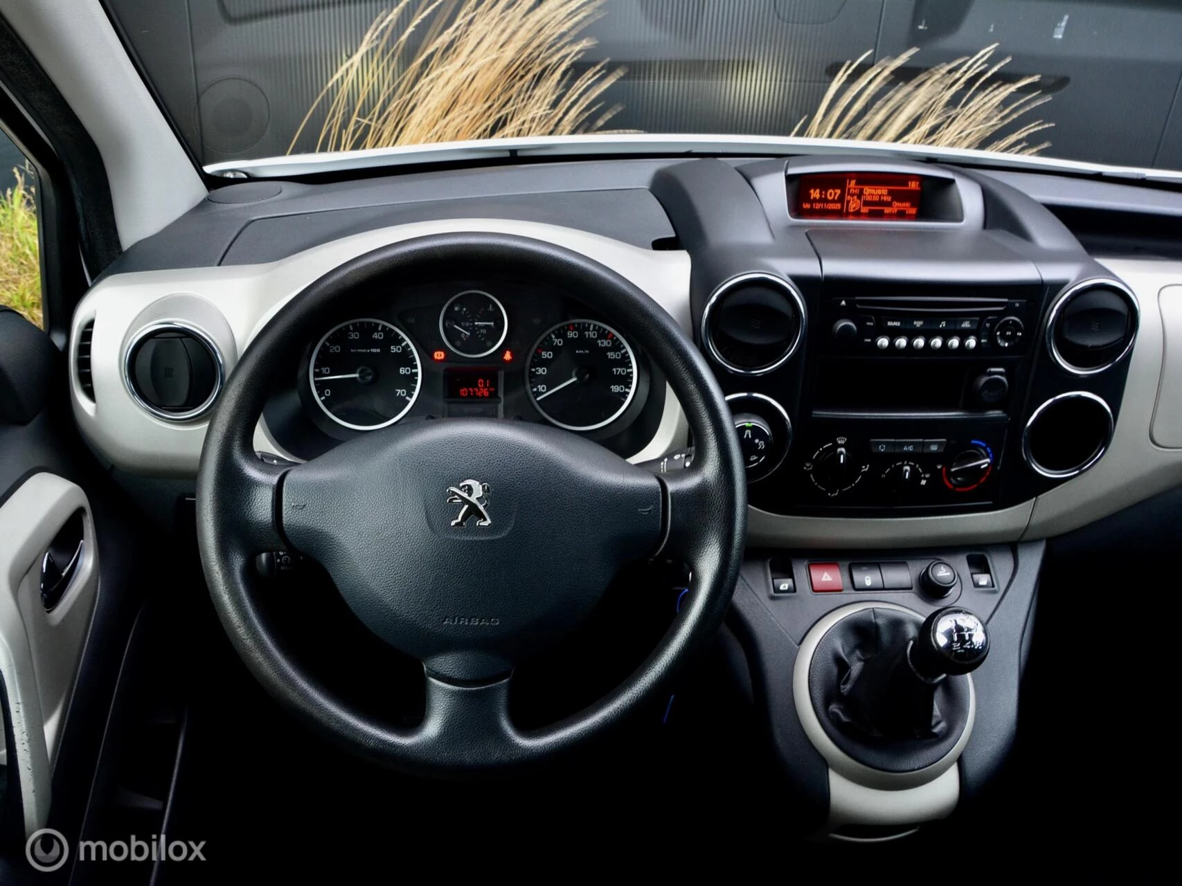 Hoofdafbeelding Peugeot Partner