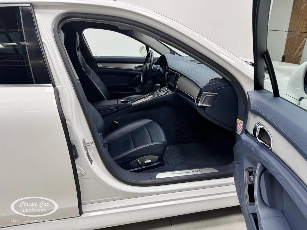 Hoofdafbeelding Porsche Panamera