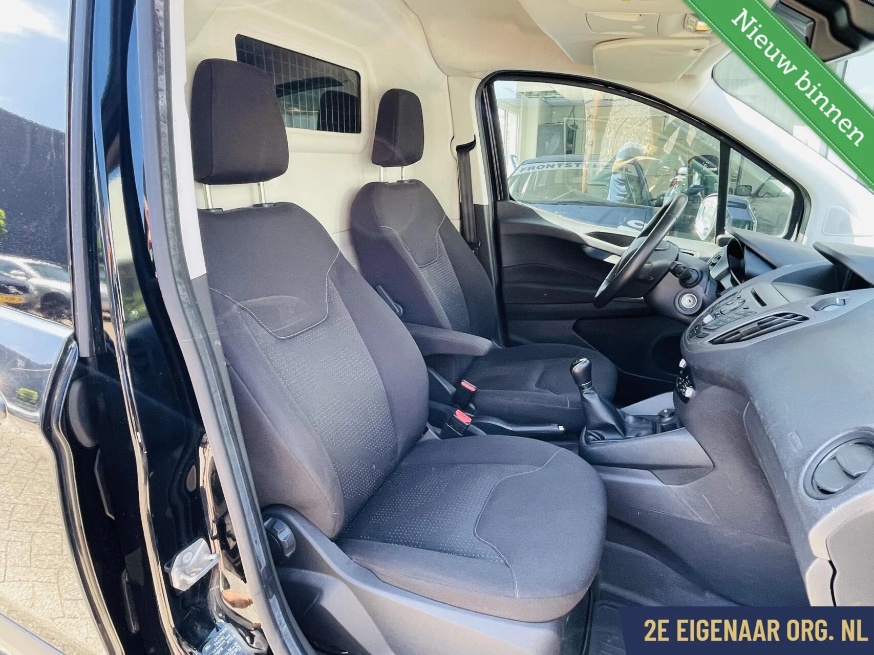 Hoofdafbeelding Ford Transit Courier