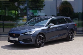 Hoofdafbeelding CUPRA Leon Sportstourer CUPRA Leon Sportstourer 1.4 e-Hybrid 245 PK VZ Adrenaline, Adap. Cruise Control, Sfeerverlichting, Carplay, IClimate