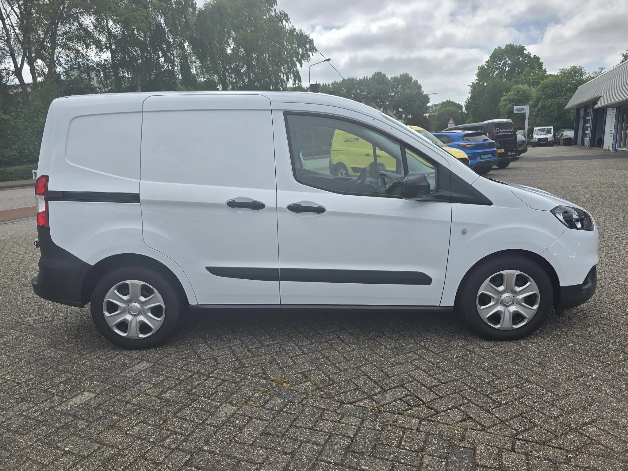 Hoofdafbeelding Ford Transit Courier