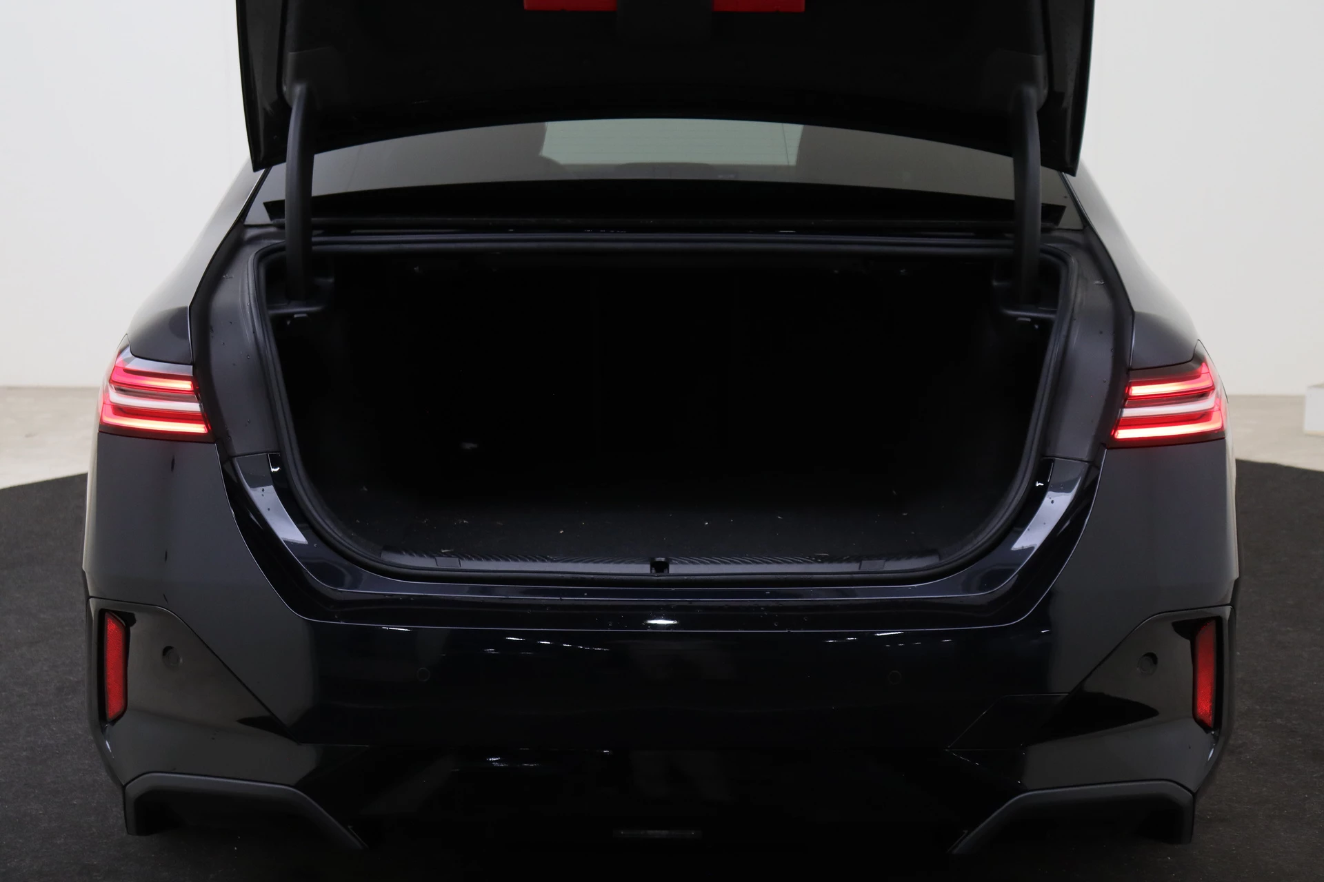 Hoofdafbeelding BMW i5