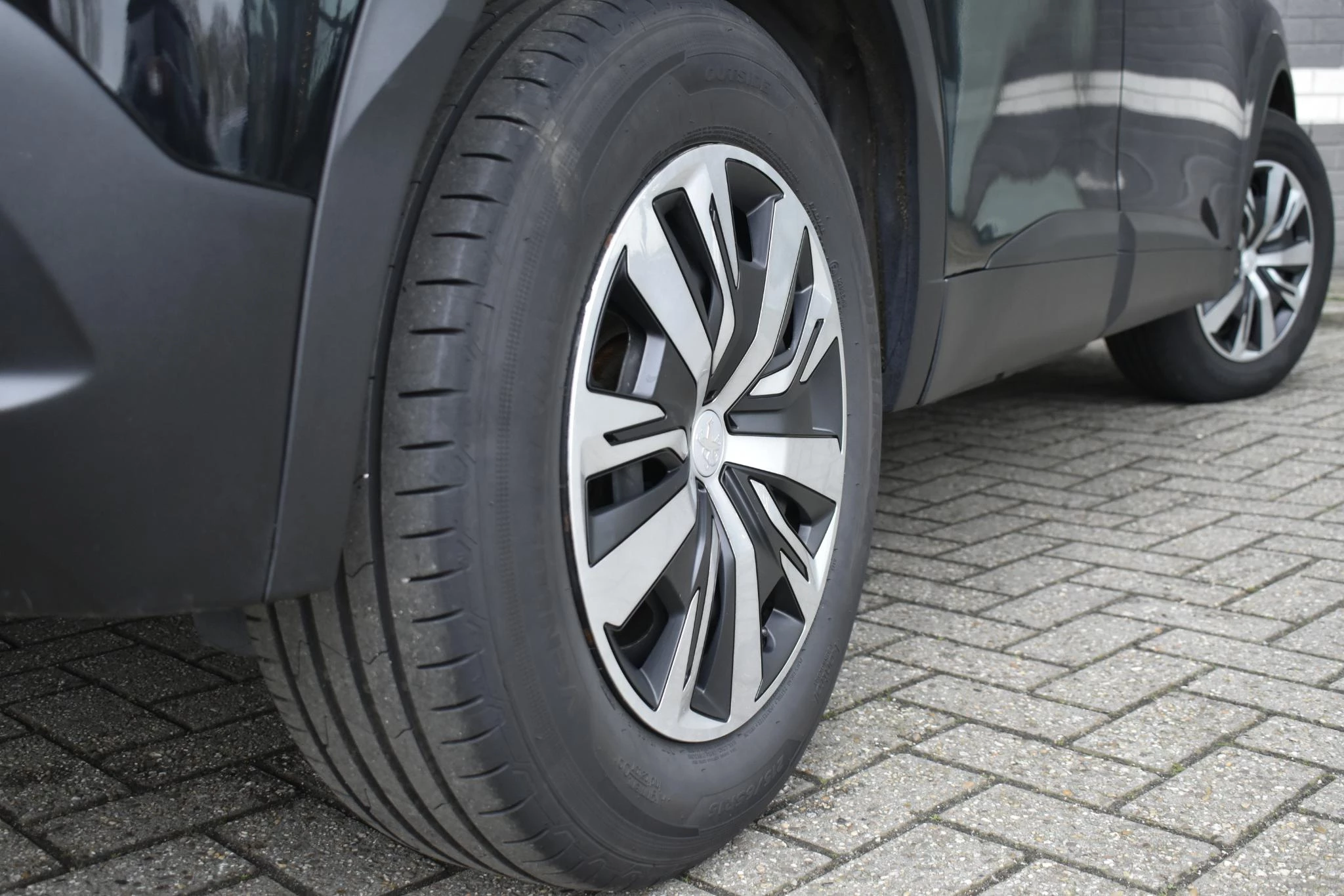 Hoofdafbeelding Peugeot e-2008