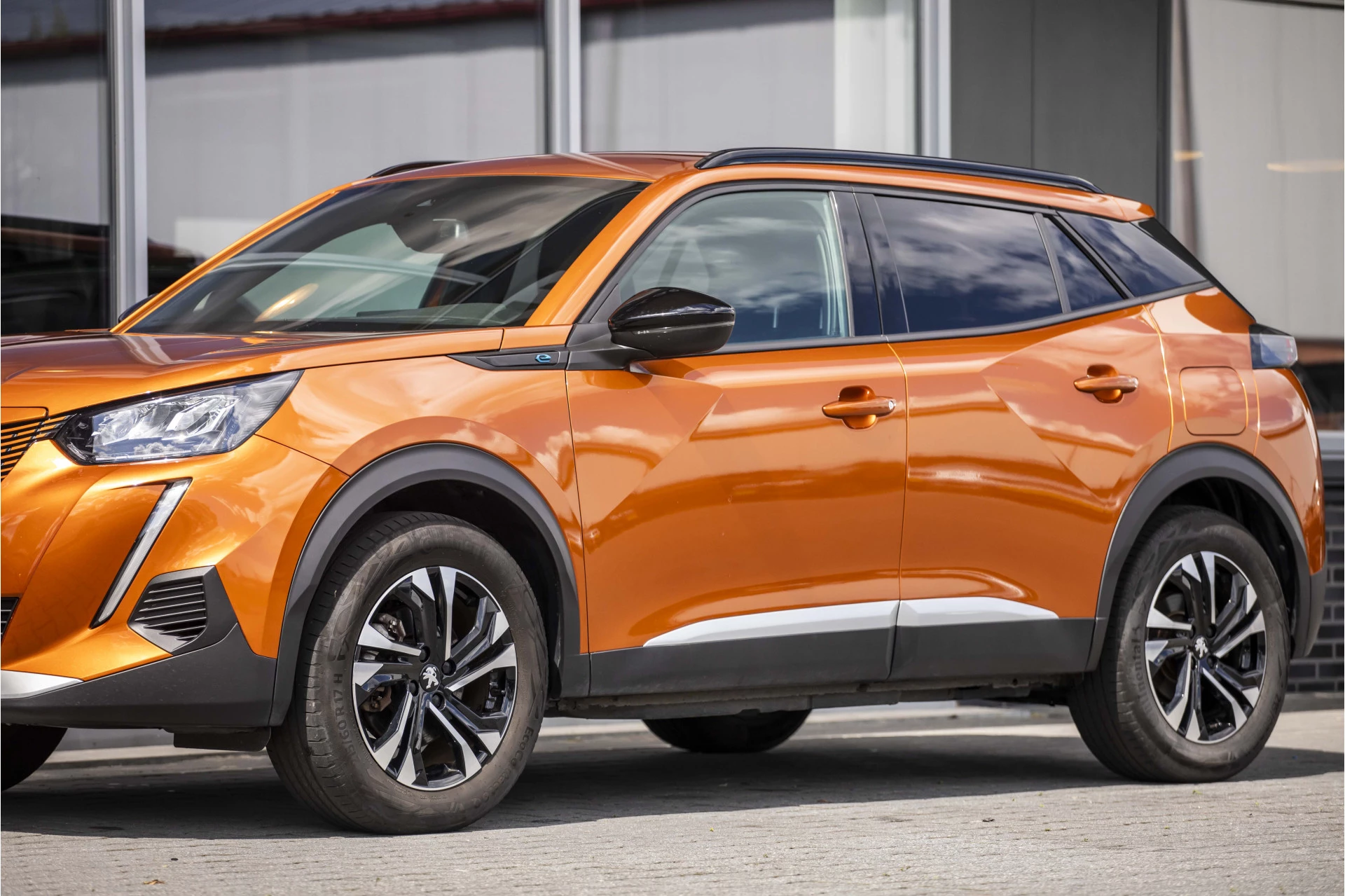 Hoofdafbeelding Peugeot e-2008