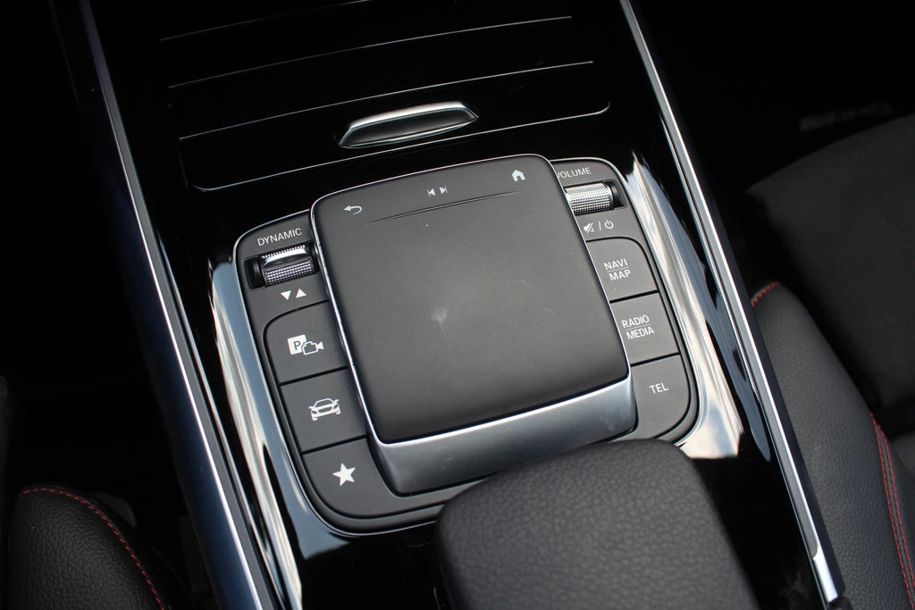Hoofdafbeelding Mercedes-Benz EQA