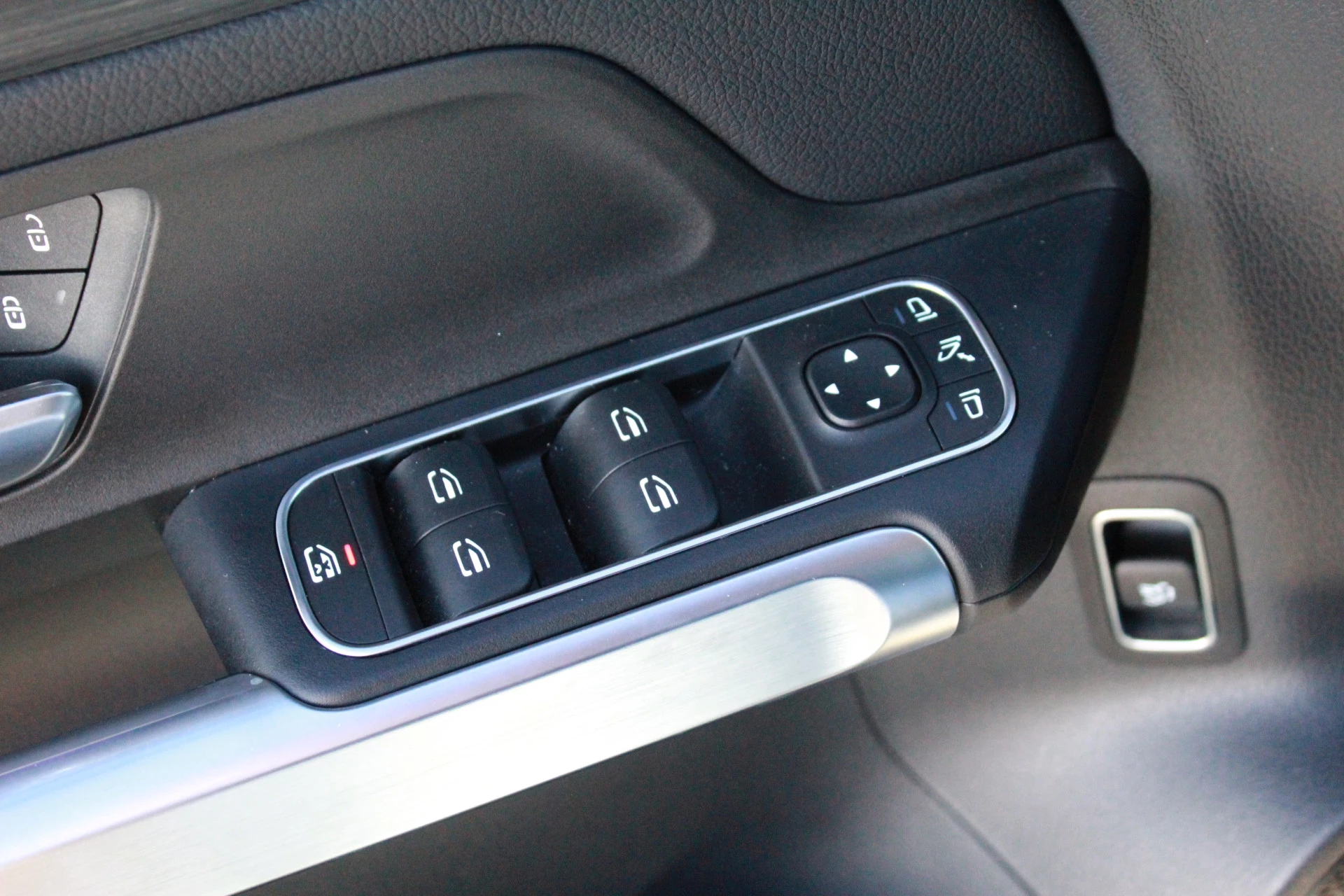 Hoofdafbeelding Mercedes-Benz EQB